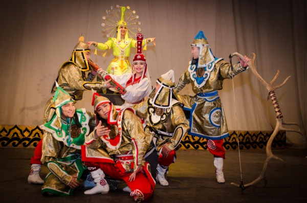 “НАРНЫ ДОМОГ” бүжгийн жүжиг ҮДБЭЧуулгын тайзнаа